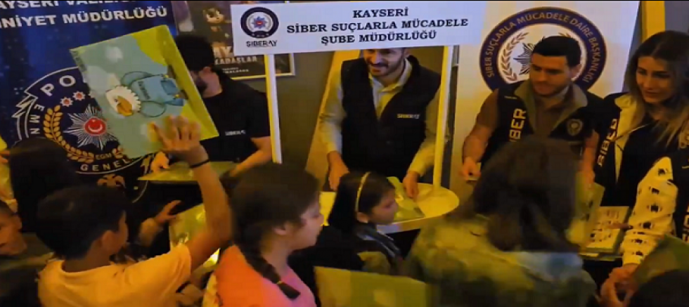 Kayseri'de Şehit ve Gazi Çocuklarına 'Siberay Güneş Fırtınası' adlı çizgi film gösterimi yapıldı