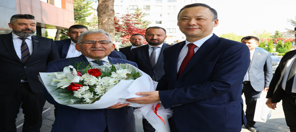 Kırgızistan Büyükelçisi Kayseri Büyükşehir Belediye Başkanını Ziyaret Etti