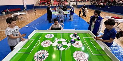 Kayseri'de Robotik Futbol Yarışmasına Rekor Katılım