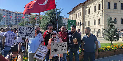 Sivas'ta maaşlarını alamayan Demir Çelik Fabrikası işçileri eylem yaptı