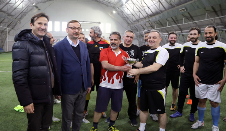 ERÜ’de İletişim Fakültesi Futbol Takımı ile Kayseri Gazeteciler Cemiyeti Futbol Takımı arasında dostluk maçı