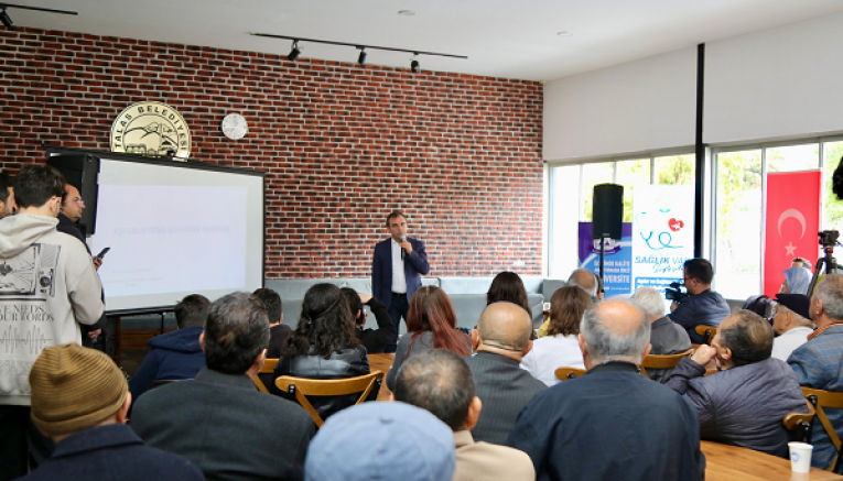 ERÜ’nün Bilim Kafe Etkinliğinin Konuğu Prof. Dr. Aykut Özdarendeli Oldu