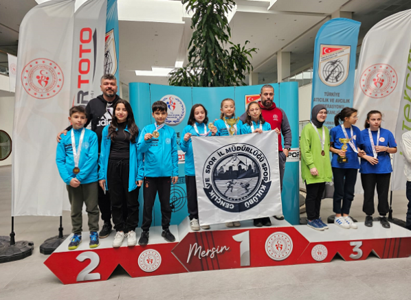 Havalı Silahlar Türkiye Şampiyonasından Kayseri takımı madalyalarla döndü