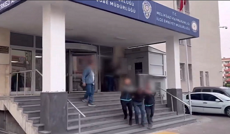 Kayseri'de Bağ evlerinden hırsızlık yapan 4 şüpheli yakalandı