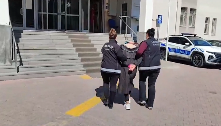 Kayseri'de hırsızlık suçundan aranan kadın yakalandı