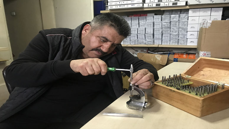 Kayseri'de karaciğer nakliyle hayata tutunan saat tamircisinden bağış çağrısı