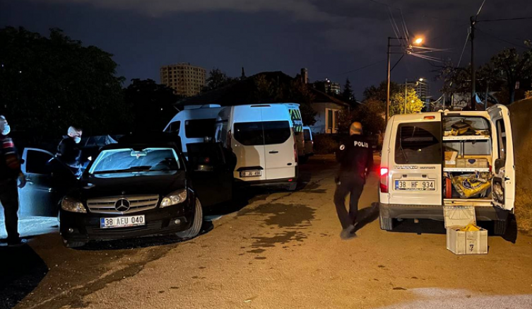 Kayseri'de silahla vurulan kişi ağır yaralandı