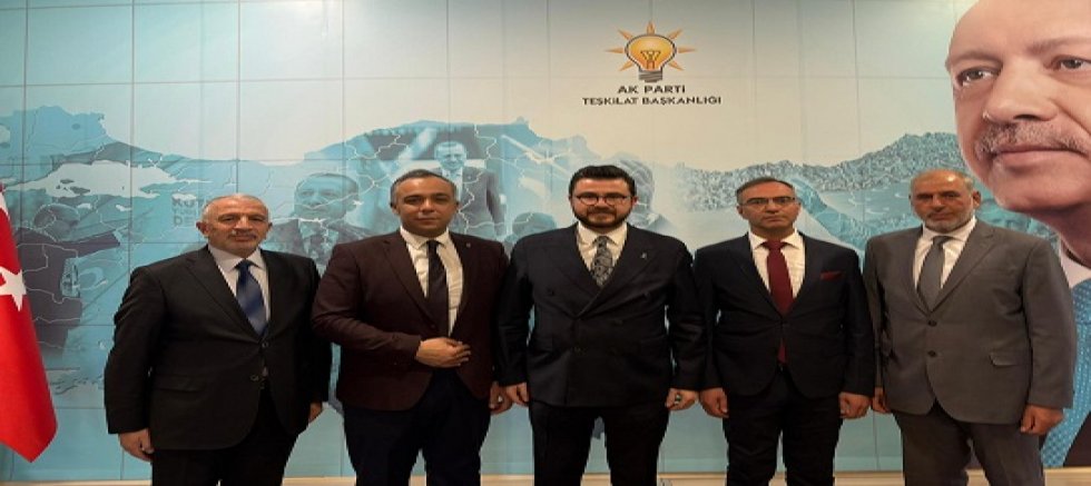 AK Parti'de 3 yeni ilçe başkanı görevi devraldı