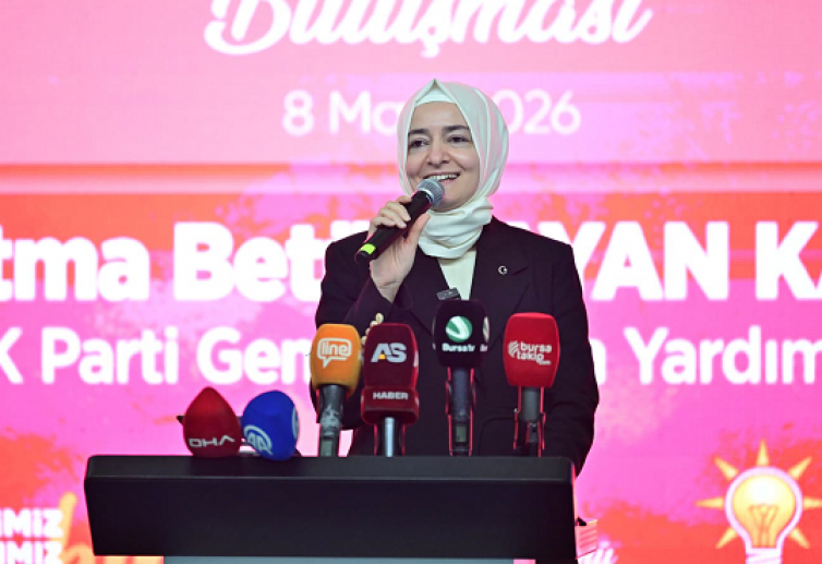 AK Parti Genel Başkan Yardımcısı Fatma Betül Sayan Kaya görevinden istifa etti