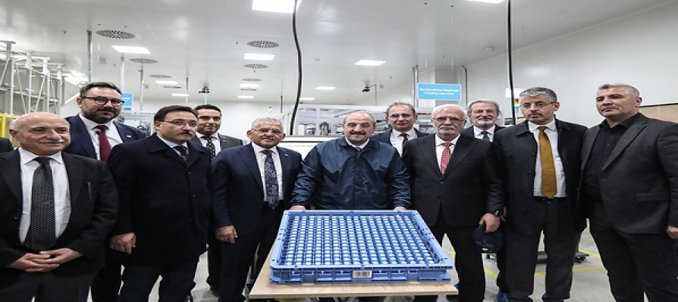 Bakan Varank, ASPİLSAN Enerji'nin lityum iyon pil üretim tesisini ziyaret etti