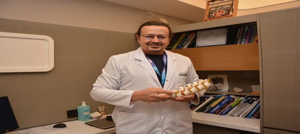 Ekranlar ve Hareketsiz Yaşam Bel ve Boyun Sağlığını Bozuyor