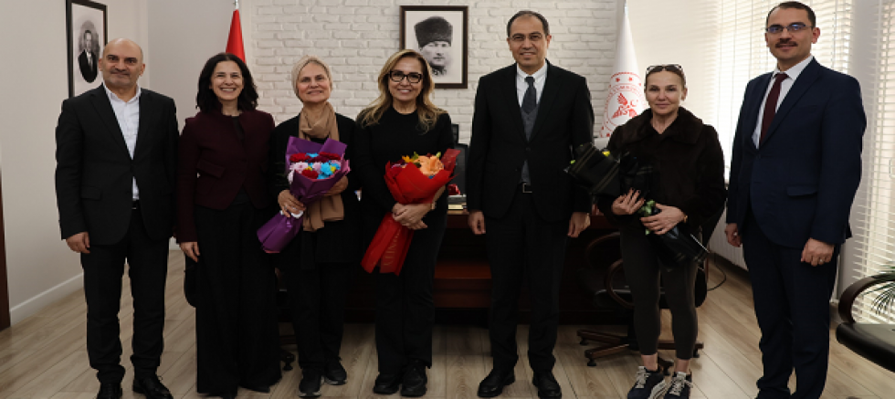 Hayırsever Tacir Ailesinden İl Sağlık Müdürlüğüne Ziyaret