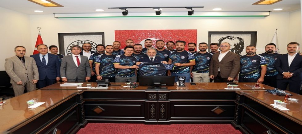 İncesu'da Dereceye Giren Talas Boat Takımı’ndan Başkan Yalçın’a Ziyaret!