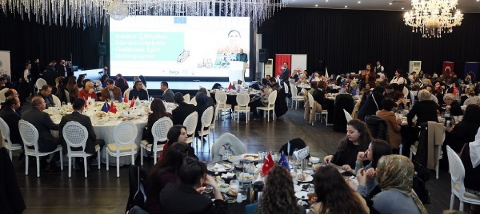 KADIN ÇİFTÇİLER SÜRDÜRÜLEBİLİR GELECEK İÇİN BULUŞTU 