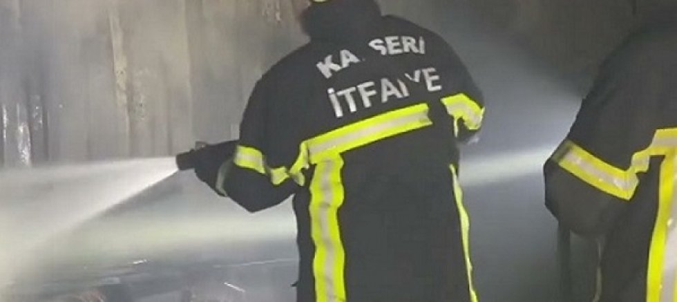 Kayseri'de 14 katlı binada yangın çıktı