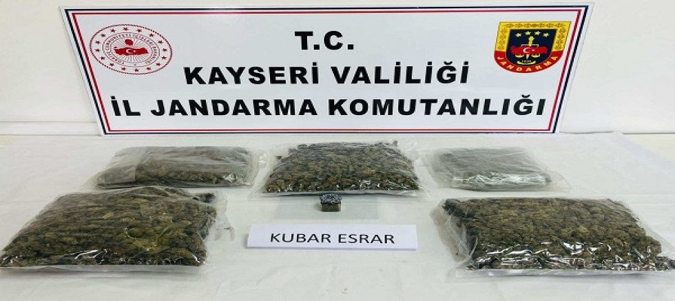 Kayseri'de 4 kilo 702 gram kubar esrar ele geçirildi