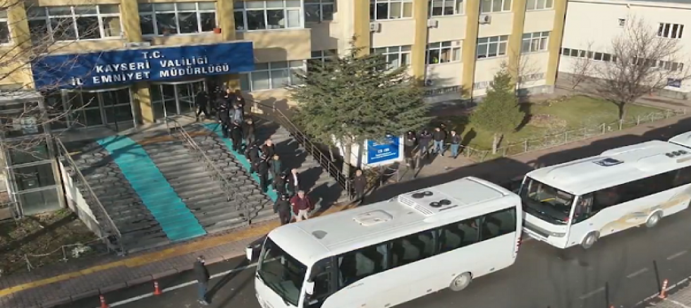 Kayseri'de FETÖ operasyonunda yakalanan 70 şüpheliden 54'ü tutuklandı