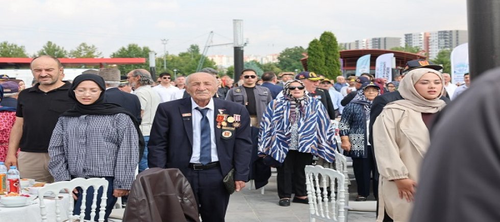 Kayseri'de Gaziler Onuruna Yemek Programı Düzenlendi