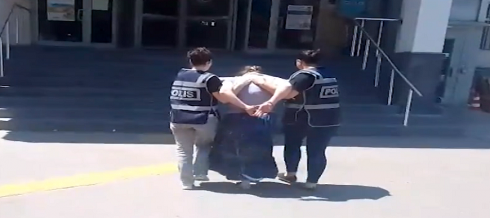Kayseri'de hırsızlık suçundan aranan kadın yakalandı