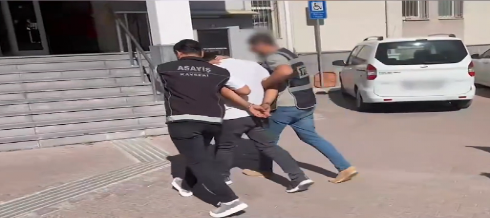 Kayseri'de hırsızlık suçundan aranan şahıs yakalandı