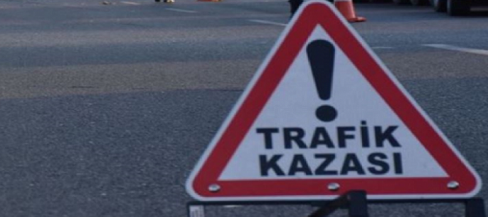 Kayseri'de işçi servis aracı park halindeki tıra arkadan çarptı