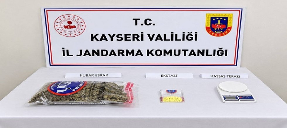 Kayseri'de Jandarmadan Uyuşturucu Operasyonu: 3 Gözaltı