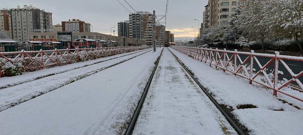 Kayseri'de kar yağışı etkili oluyor