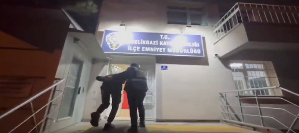 Kayseri'de otobüsün akülerini çalan zanlı yakalandı