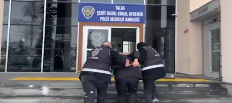 Kayseri'de özel eğitim kurumundan hırsızlık yapan şahıs yakalandı