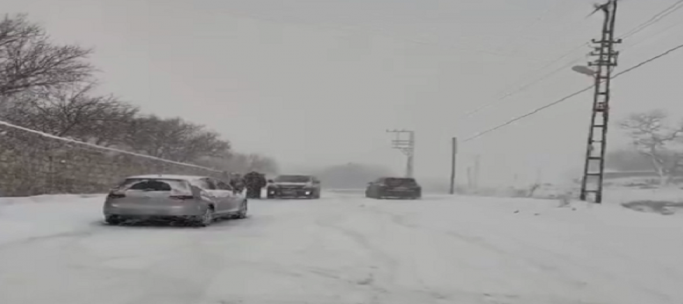 Kayseri'de polis ekipleri mahsur kalan 5 vatandaşı kurtardı