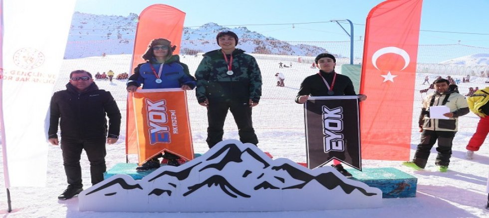Kayseri'de Snowboard İl Birinciliği müsabakaları tamamlandı