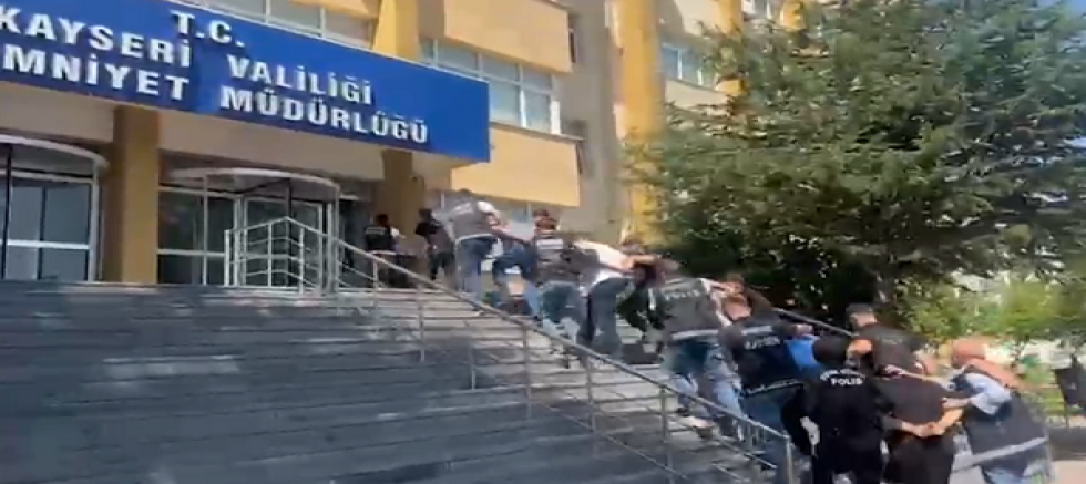 Kayseri'de uyuşturucu şebekesi çökertildi: 7 gözaltı