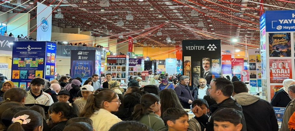 Kayseri Kitap Fuarı'na Son İki Günde Yoğun İlgi