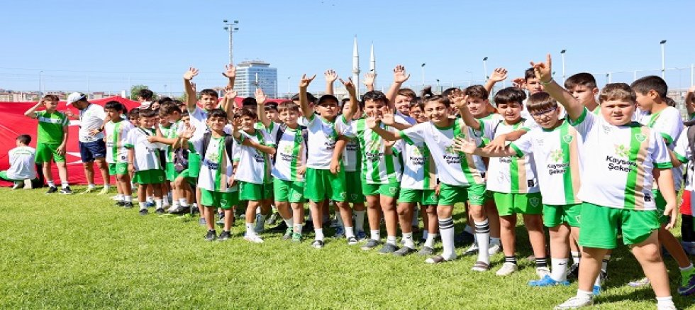 Kayseri Şeker Yaz Spor Okulu’nda Beş Haftalık Maraton Tamamlandı