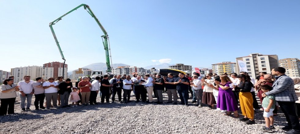 Kayseri Üniversitesi'nde Bilişim Teknolojileri MYO Binasının Temel Atma Töreni Gerçekleştirildi