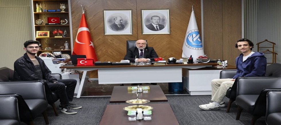 KAYÜ'nün başarılı öğrencileri Rektör Prof. Dr. Karamustafa’yı ziyaret etti
