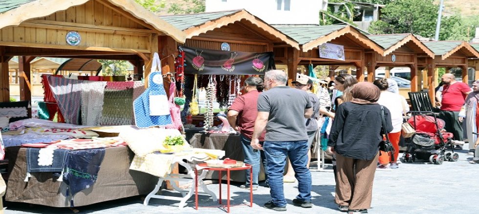 Maharetli Eller Kadın Üretici Pazarı 4 Ekim Pazar günü yine tezgâh açıyor