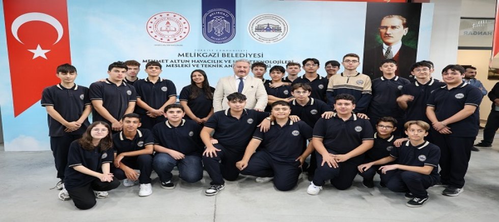 Mehmet Altun Havacılık ve Uzay Teknolojileri Mesleki ve Teknik Anadolu Lisesi Tanıtımı Yapıldı