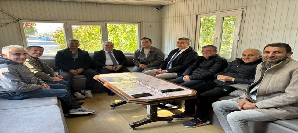 Rektör Prof. Dr. Altun, Kampüsü Gezerek Öğrenci ve Esnafla Sohbet Etti