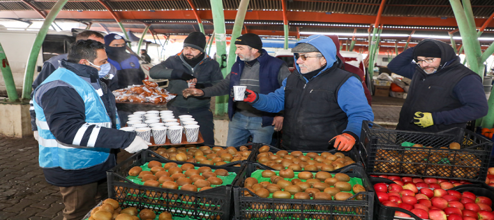 Talas'ta pazar esnafına soğuk günde sıcak çorba