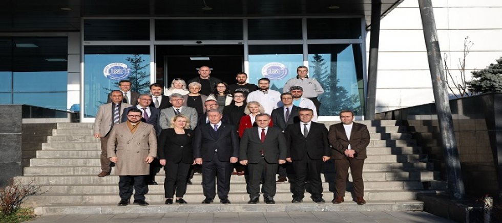 ​TBMM Milli Savunma Komisyonu Başkanı Akar, ERÜ’yü Ziyaret Etti