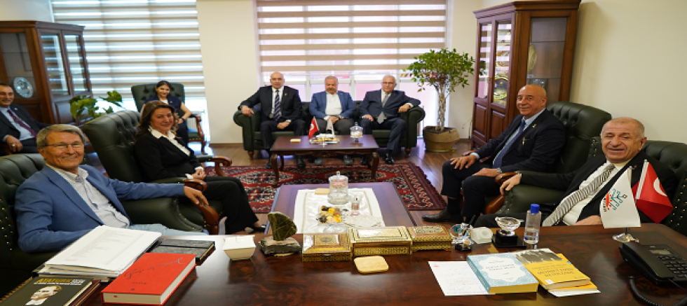 Ümit Özdağ, Yusuf Halaçoğlu'nu ziyaret etti