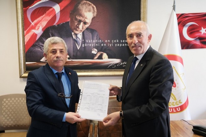 Mazbatayı alan Odakır: “Hizmetlerimizle konuşulmaya devam edeceğiz”