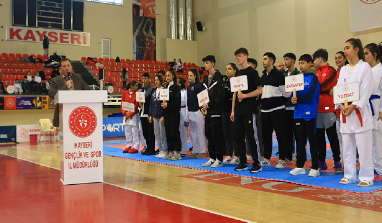 Okul Sporları Karate Gençler A-B Grup müsabakaları Kayseri'de başladı
