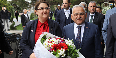 Aile ve Sosyal Hizmetler Bakanı Derya Yanık, Kayseri'de konuştu