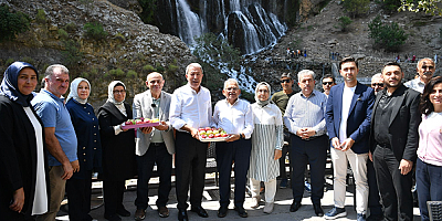 Akar, Büyükkılıç ve Milletvekillerinden Dünyaca Ünlü Kapuzbaşı'da Vatandaş Buluşması