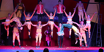  Akrobasi Sirkinden Talas'ta muhteşem başlangıç