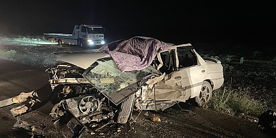 Aksaray'da kamyonet ile çarpışan otomobilin sürücüsü öldü, 6 kişi yaralandı