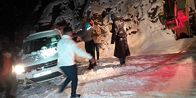 Alanya'da karda mahsur kalan 20 kişi kurtarıldı