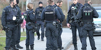 Almanya'da trafik kontrolü yapan iki polis öldürüldü